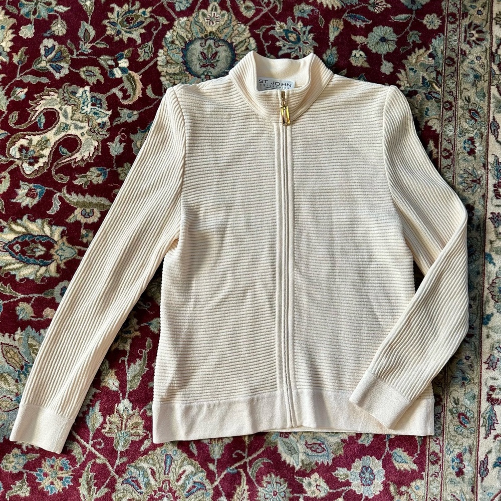 Gorgeous St. John knit blazer